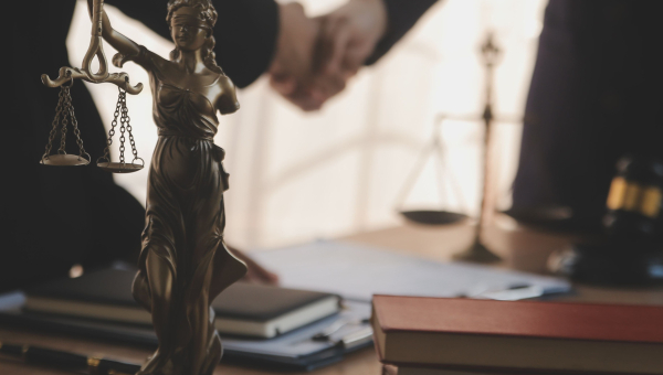 Why Hiring a Houston Personal Injury Lawyer Gives You an Advantage?